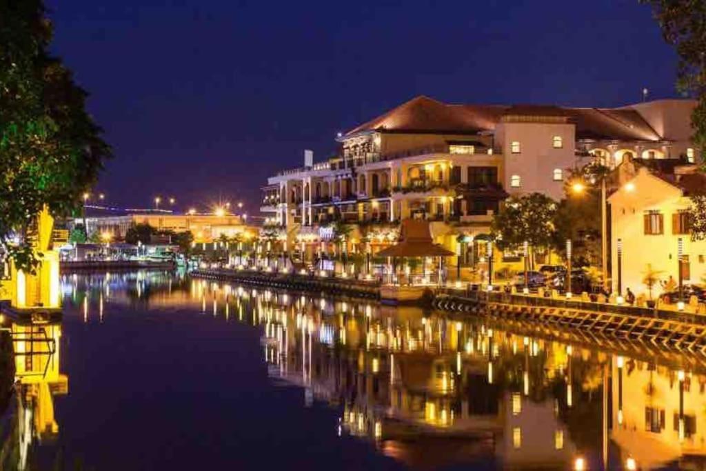 Relax - 6 Pax - Seaview Corner Unit - 6 Min To Historical Spot & Jonker * Malacca
