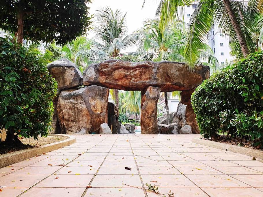 Pangsapuri Relax - 6 Pax - Seaview Corner Unit - 6 Min To Historical Spot & Jonker Malacca